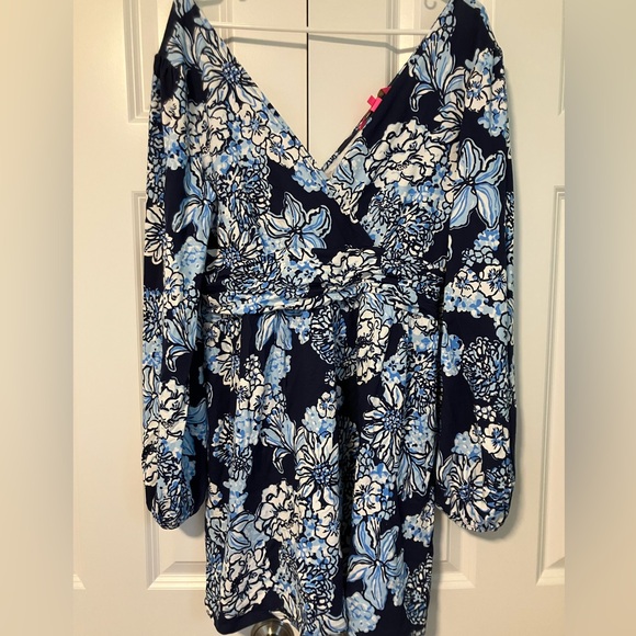 Lilly Pulitzer Riza Long Sleeve Romper - Low Tide Navy
Bouquet All Day - Picture 3 of 4